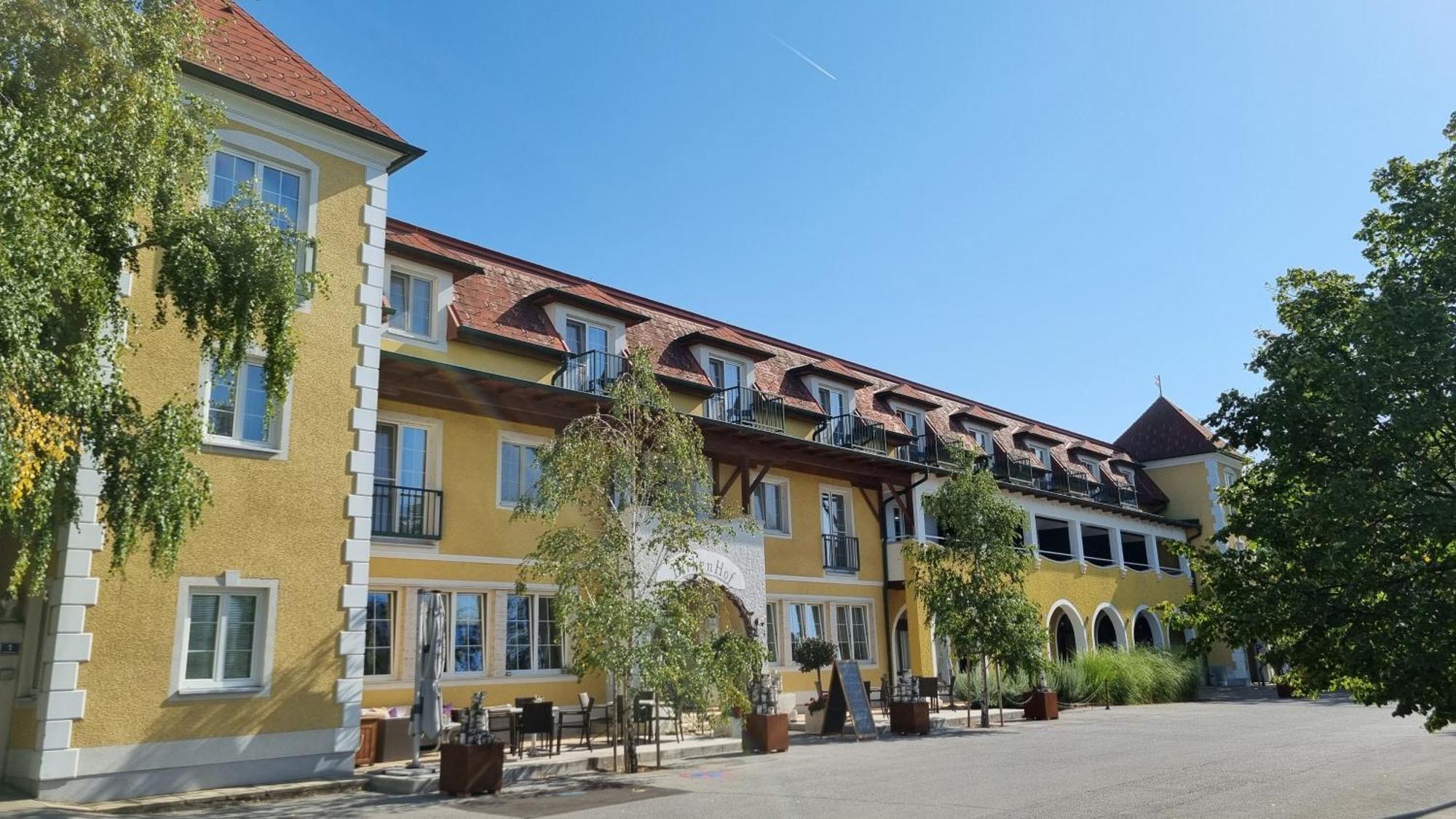 Birkenhof Gols - B & B - Wohlfuehl Hotel Mit Wochenend-Restaurant Exterior foto